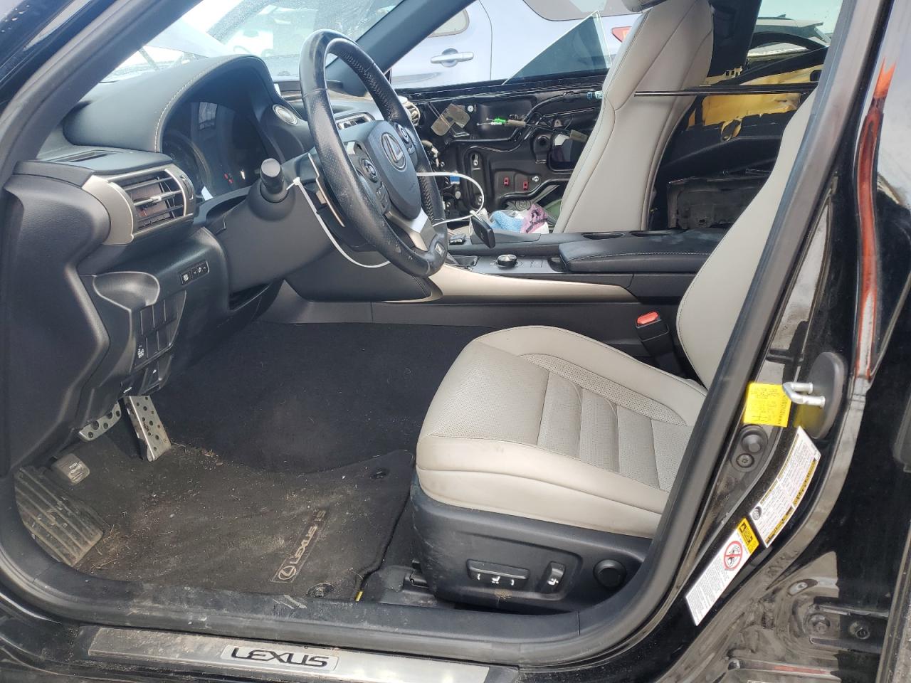 2015 Lexus IS - Image 7