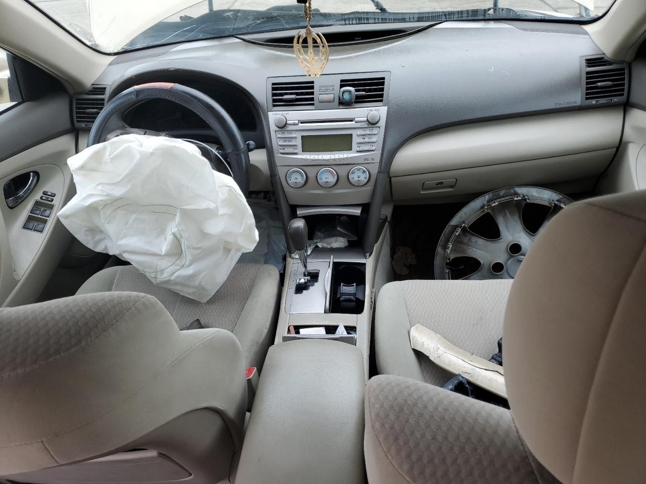 2010 Toyota Camry - Image 8