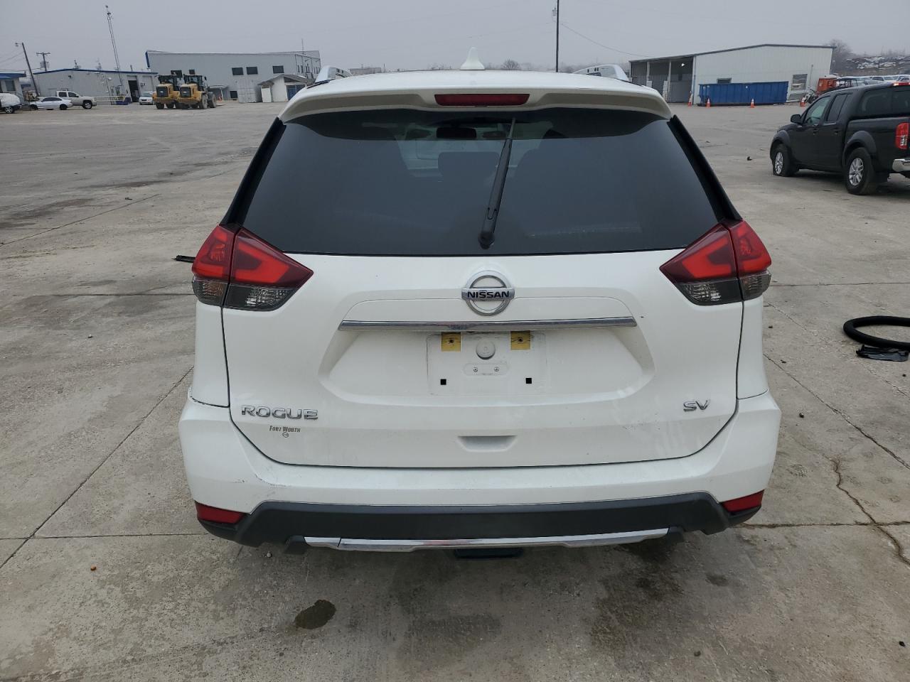 2018 Nissan Rogue - Image 6
