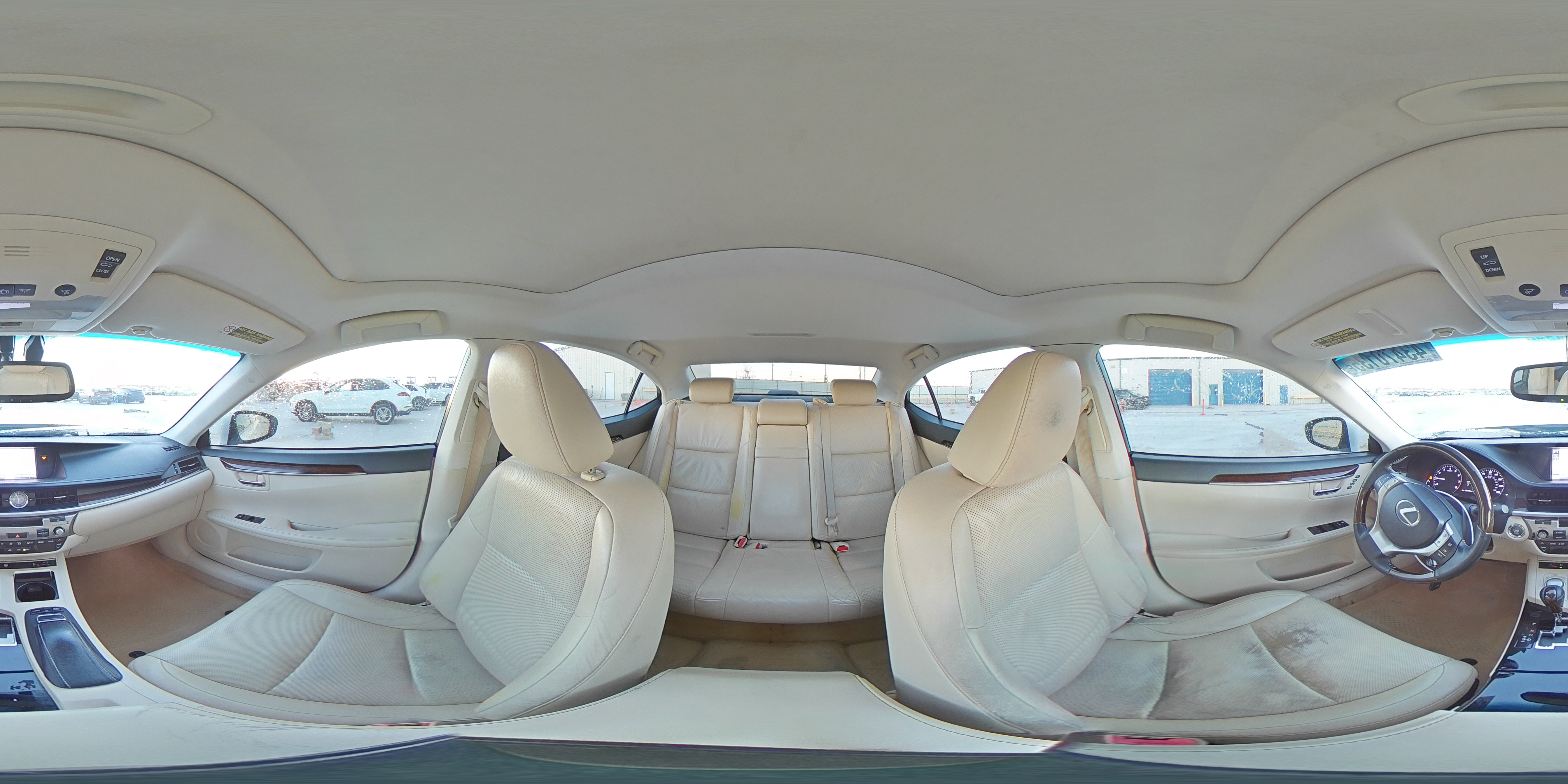 2013 Lexus ES - Image 14
