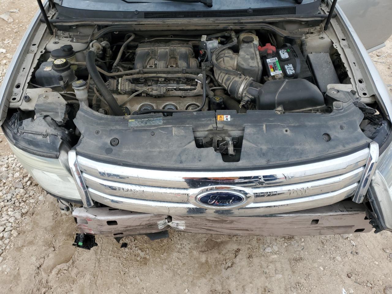 2009 Ford Taurus - Image 13