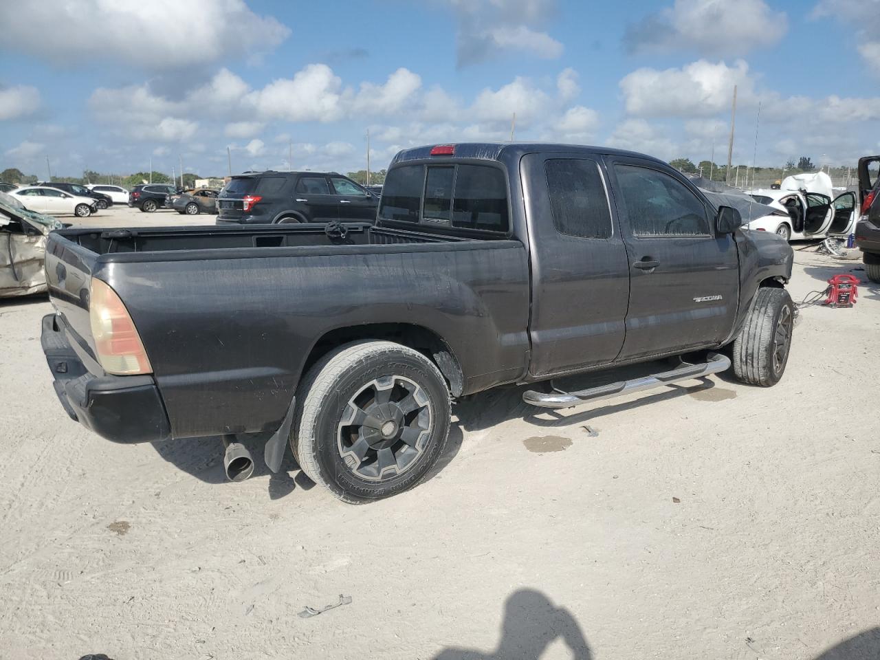 2012 Toyota Tacoma - Image 3