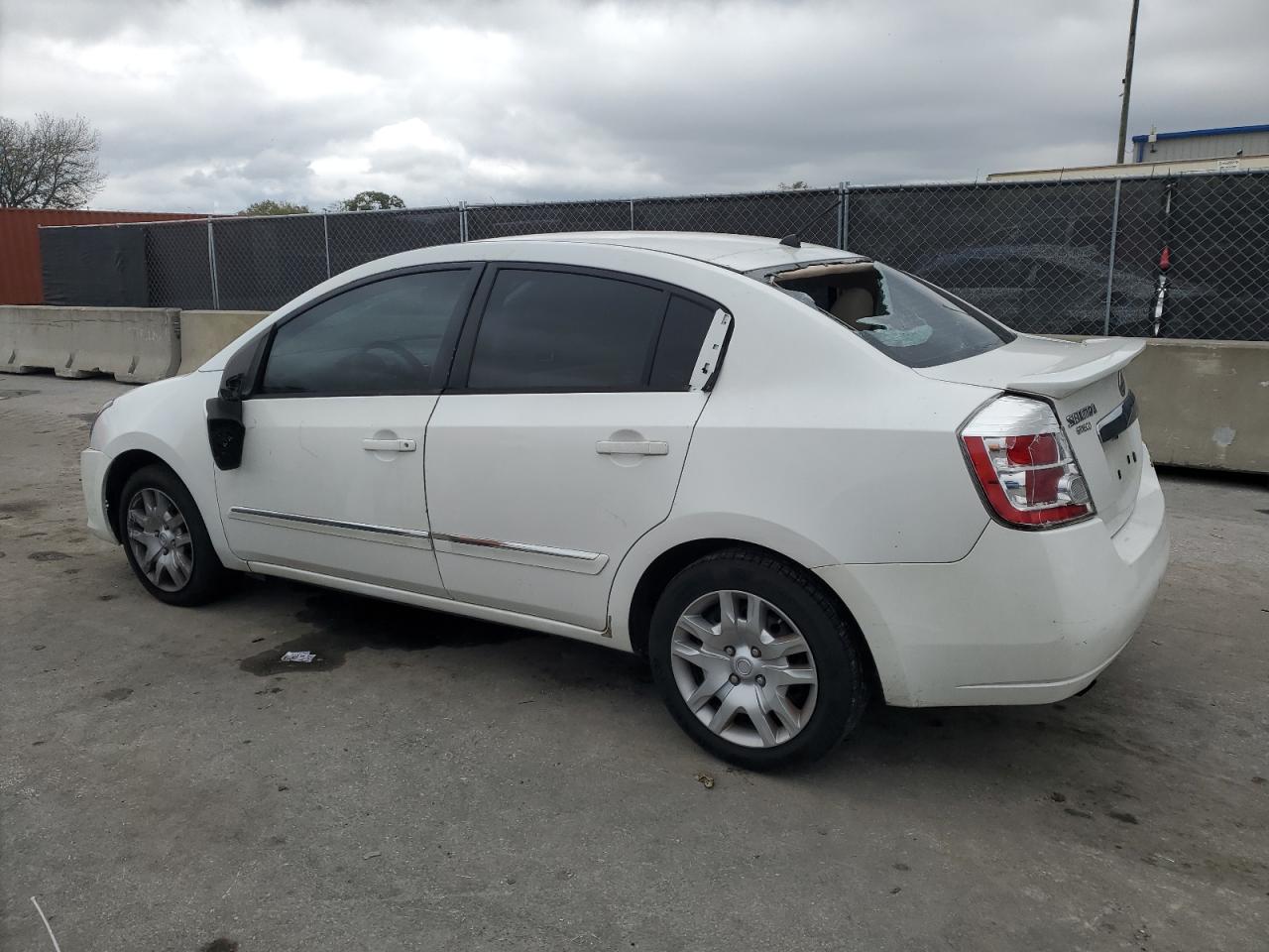 2012 Nissan Sentra - Image 2