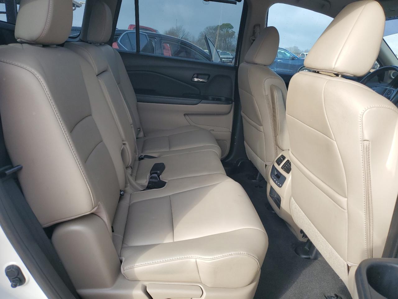 2016 Honda Pilot - Image 11