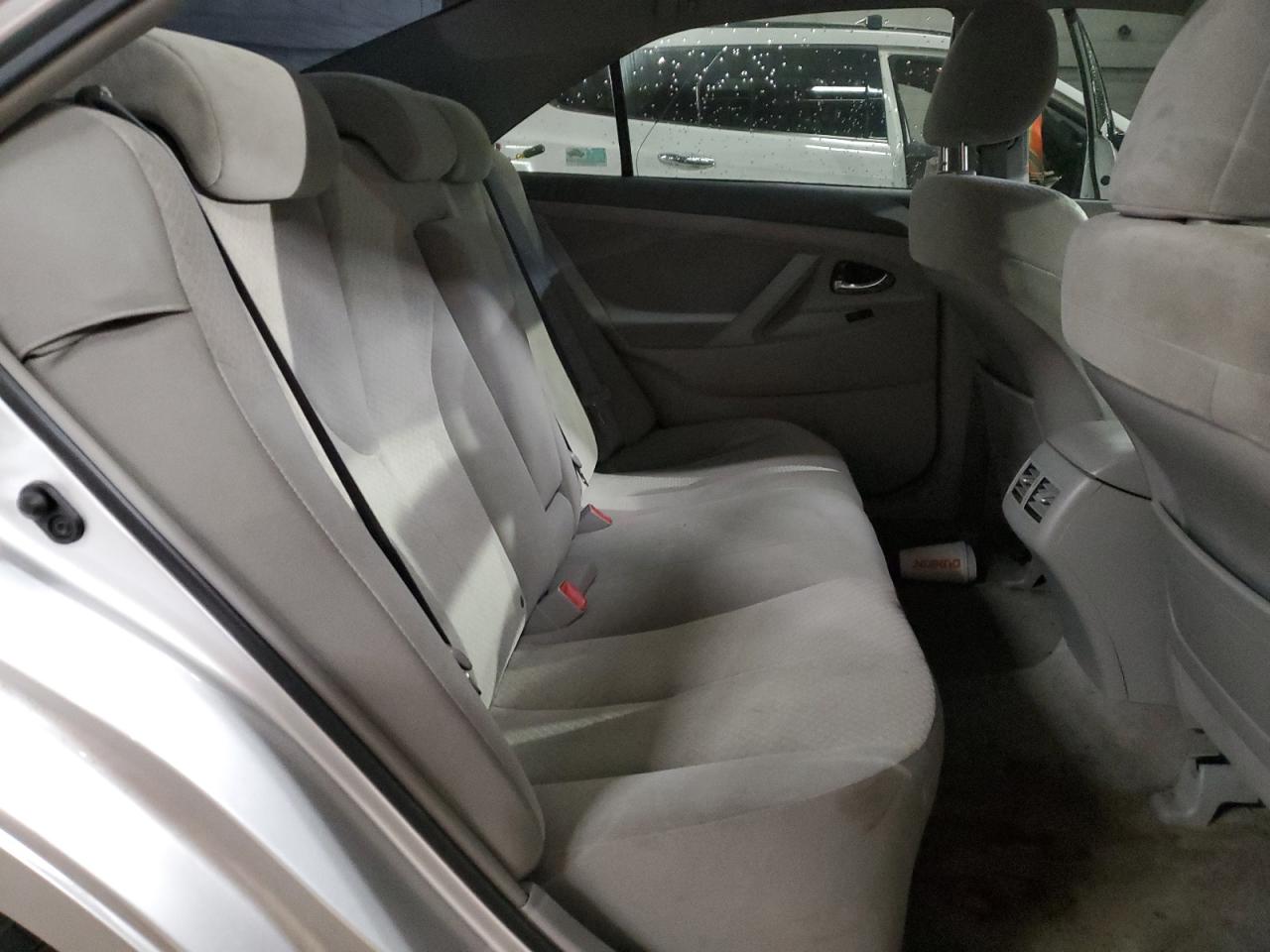 2009 Toyota Camry - Image 10