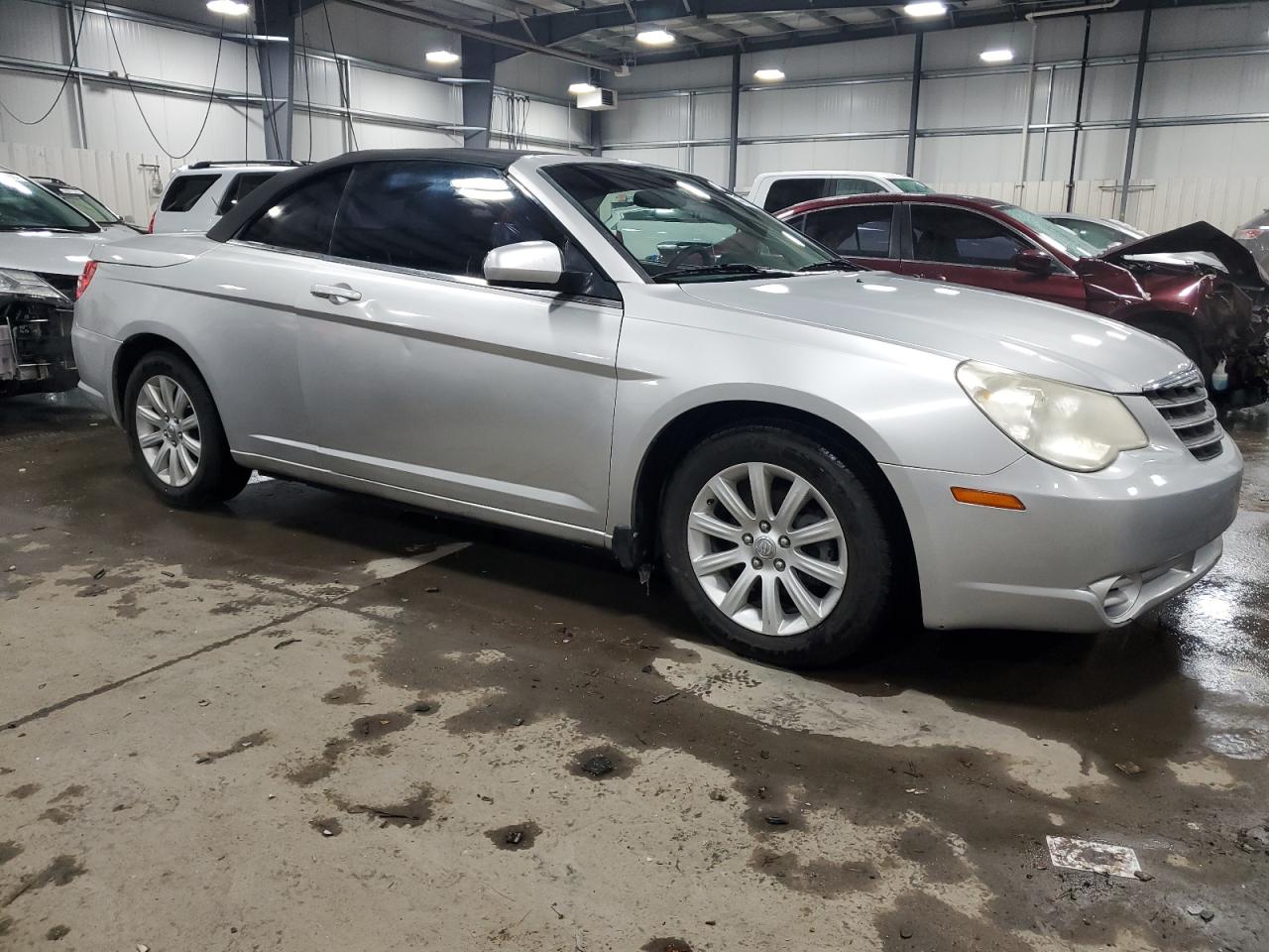 2010 Chrysler Sebring - Image 4