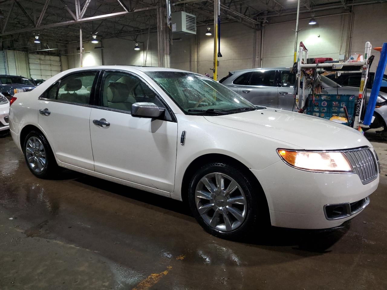 2012 Lincoln MKZ - Image 4