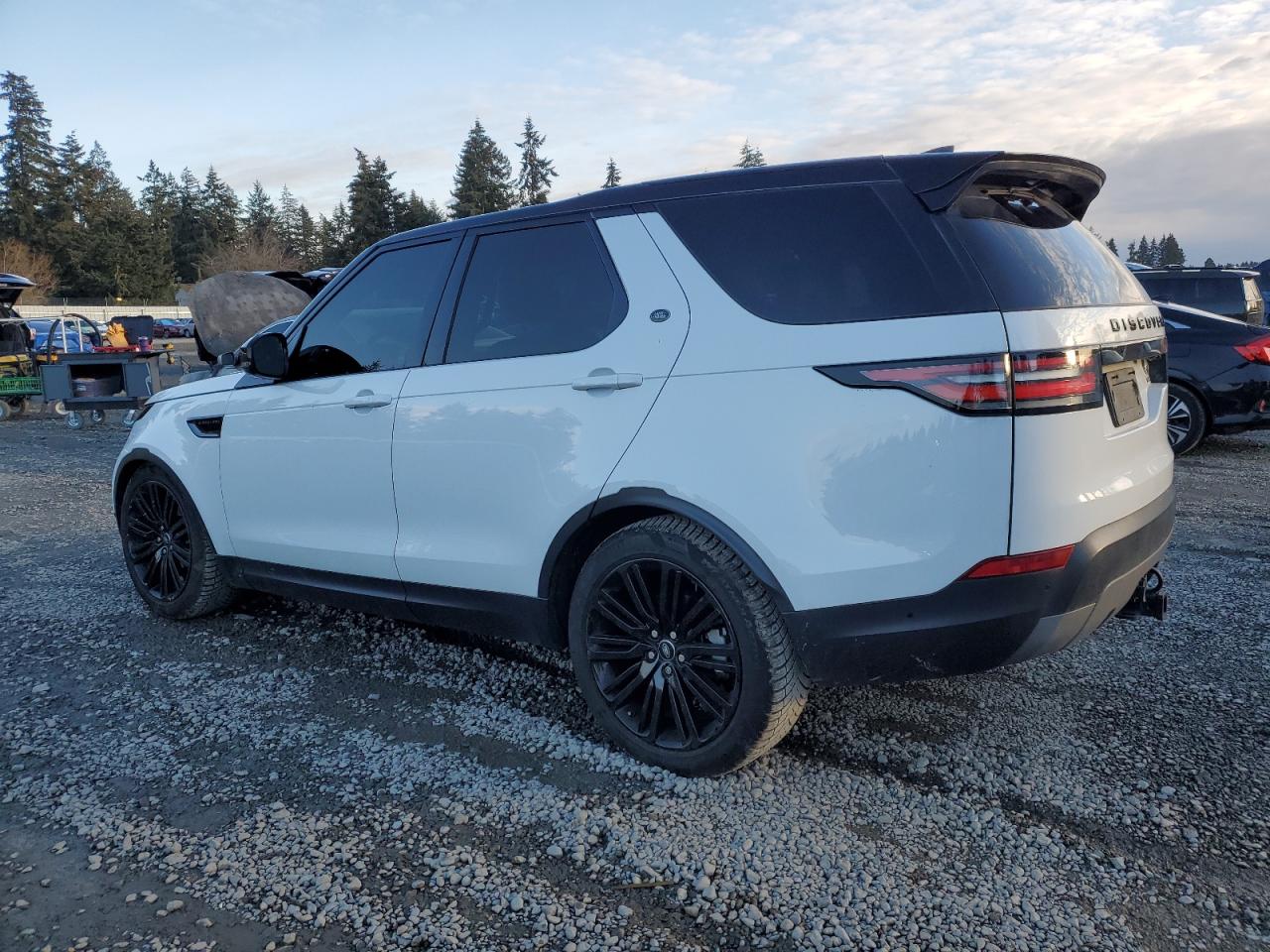 2019 Land Rover Discovery - Image 2