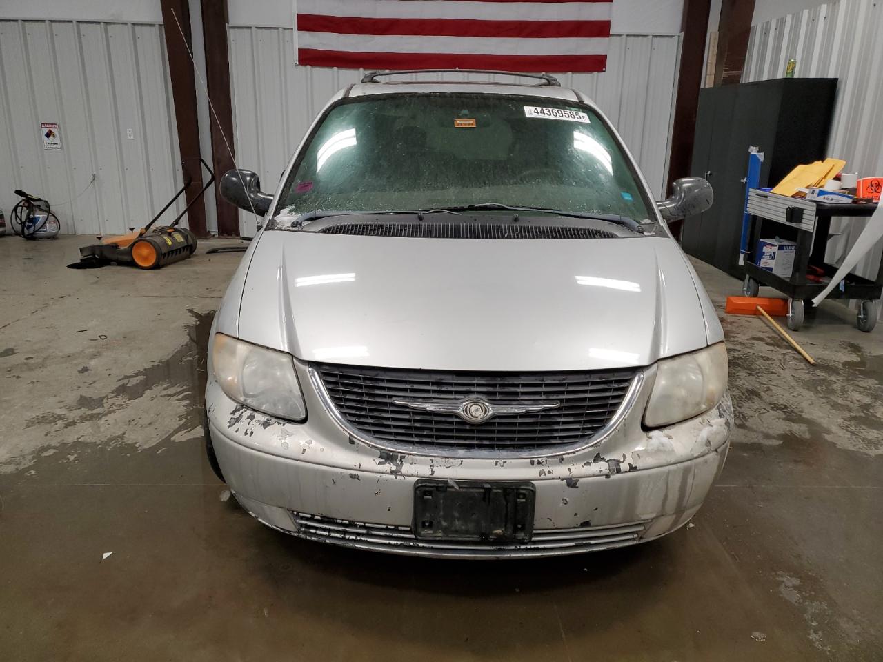 2003 Chrysler Town & Country - Image 5