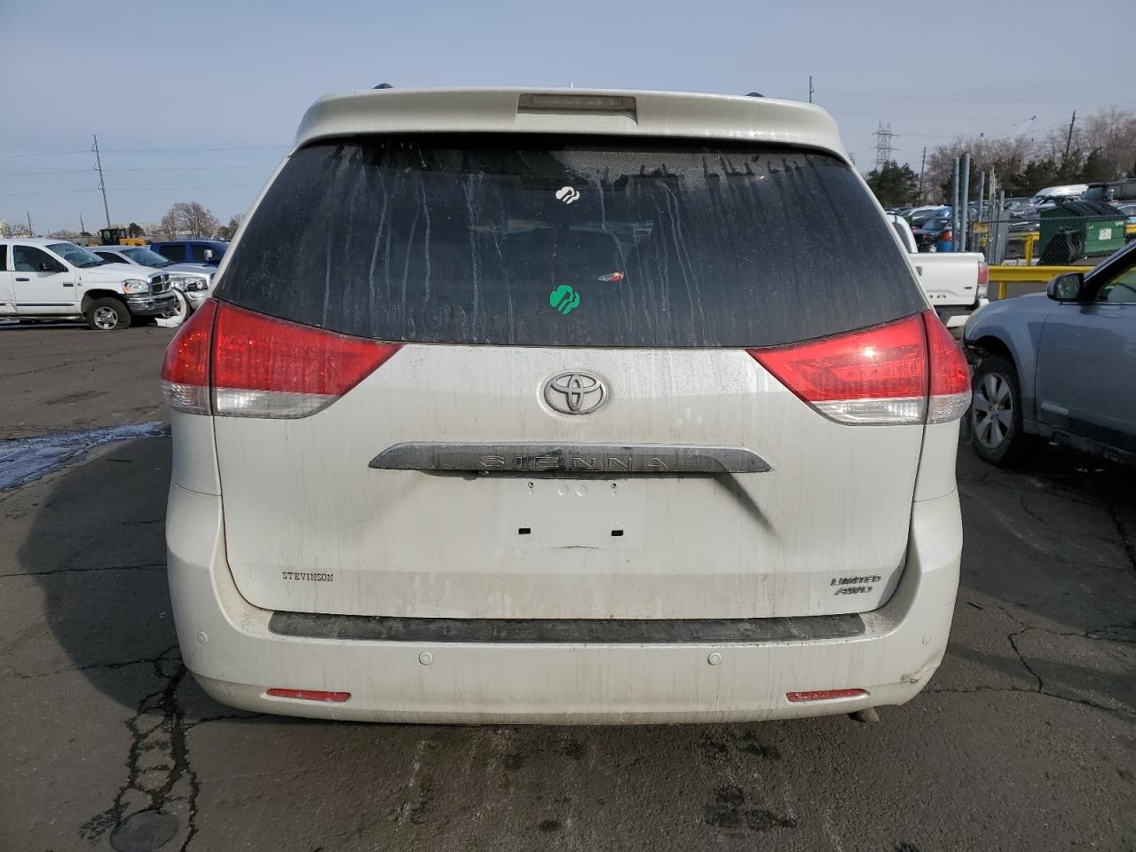 2012 Toyota Sienna - Image 6