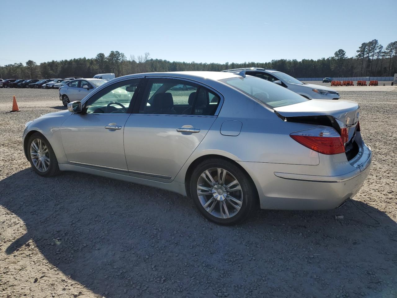 2009 Hyundai Genesis - Image 2