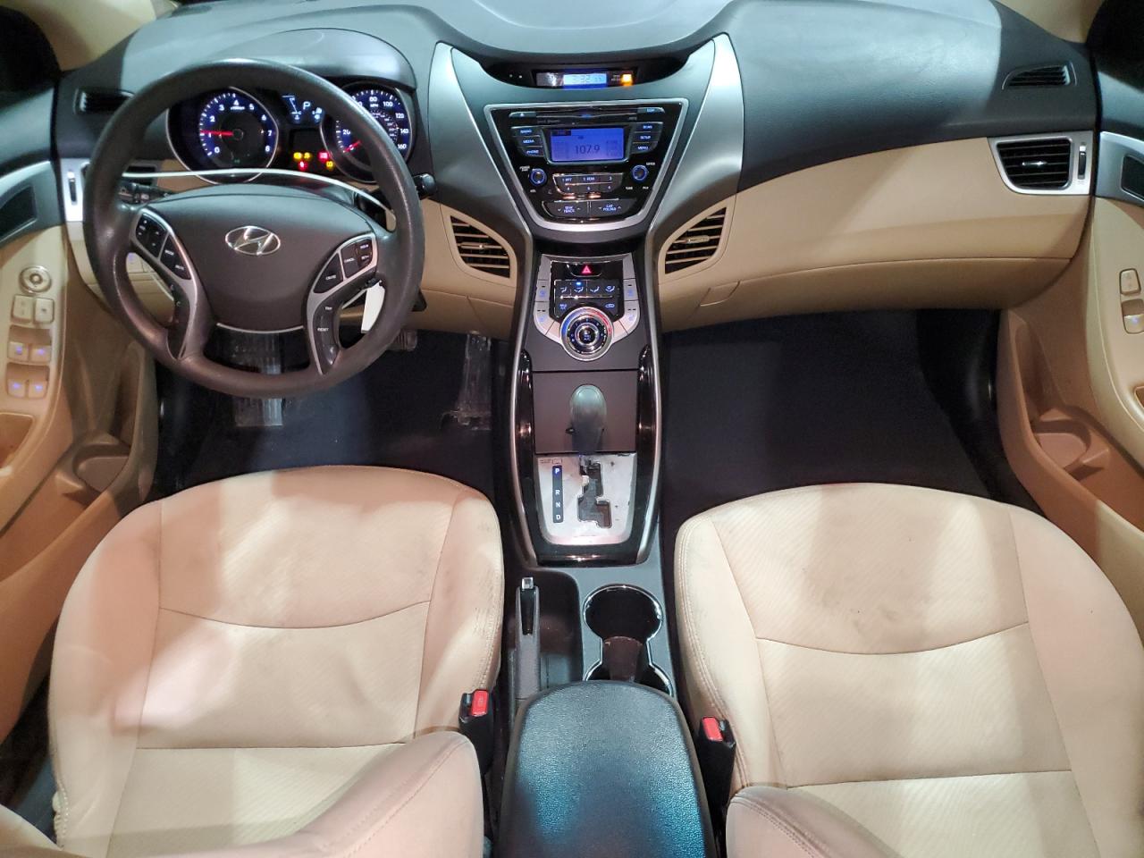 2013 Hyundai Elantra - Image 8