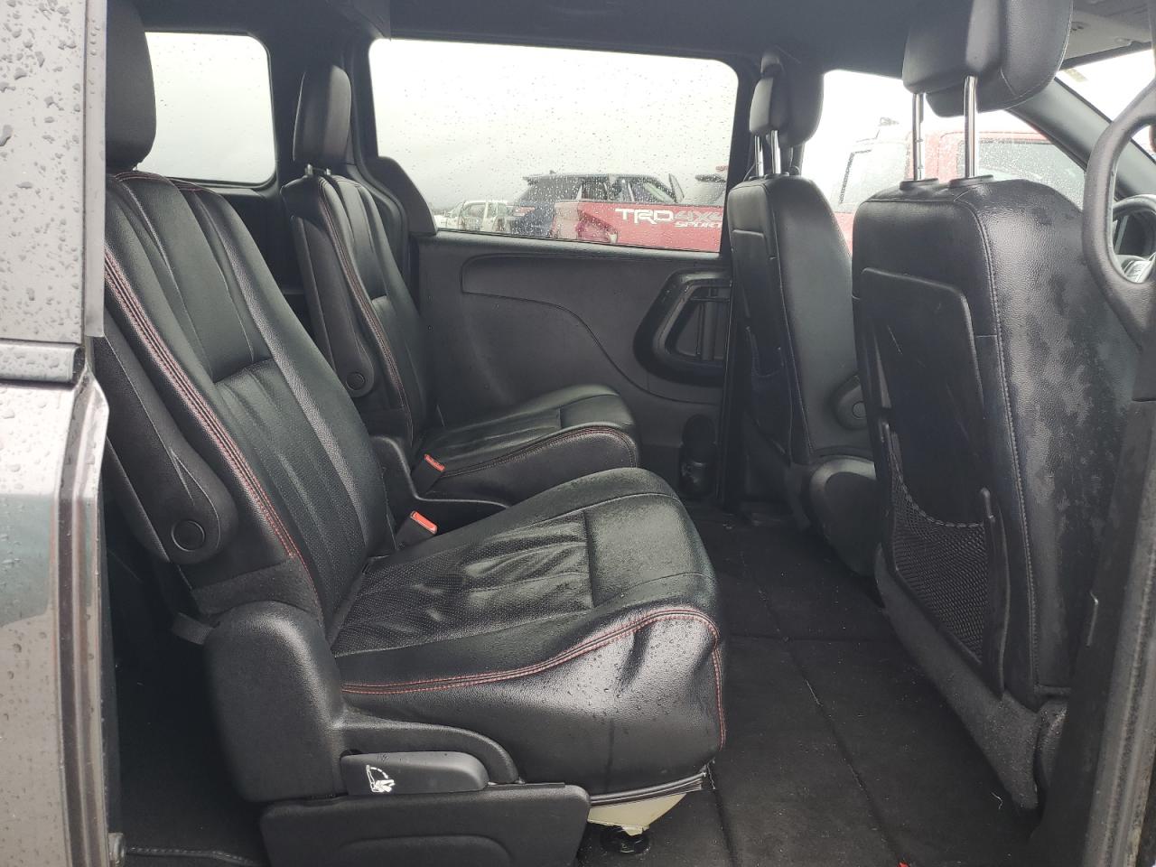 2016 Dodge Caravan - Image 11