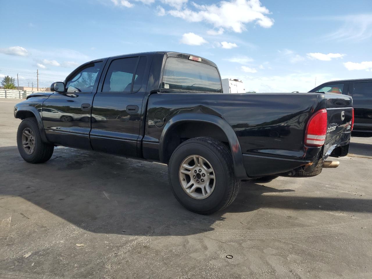 2004 Dodge Dakota - Image 2