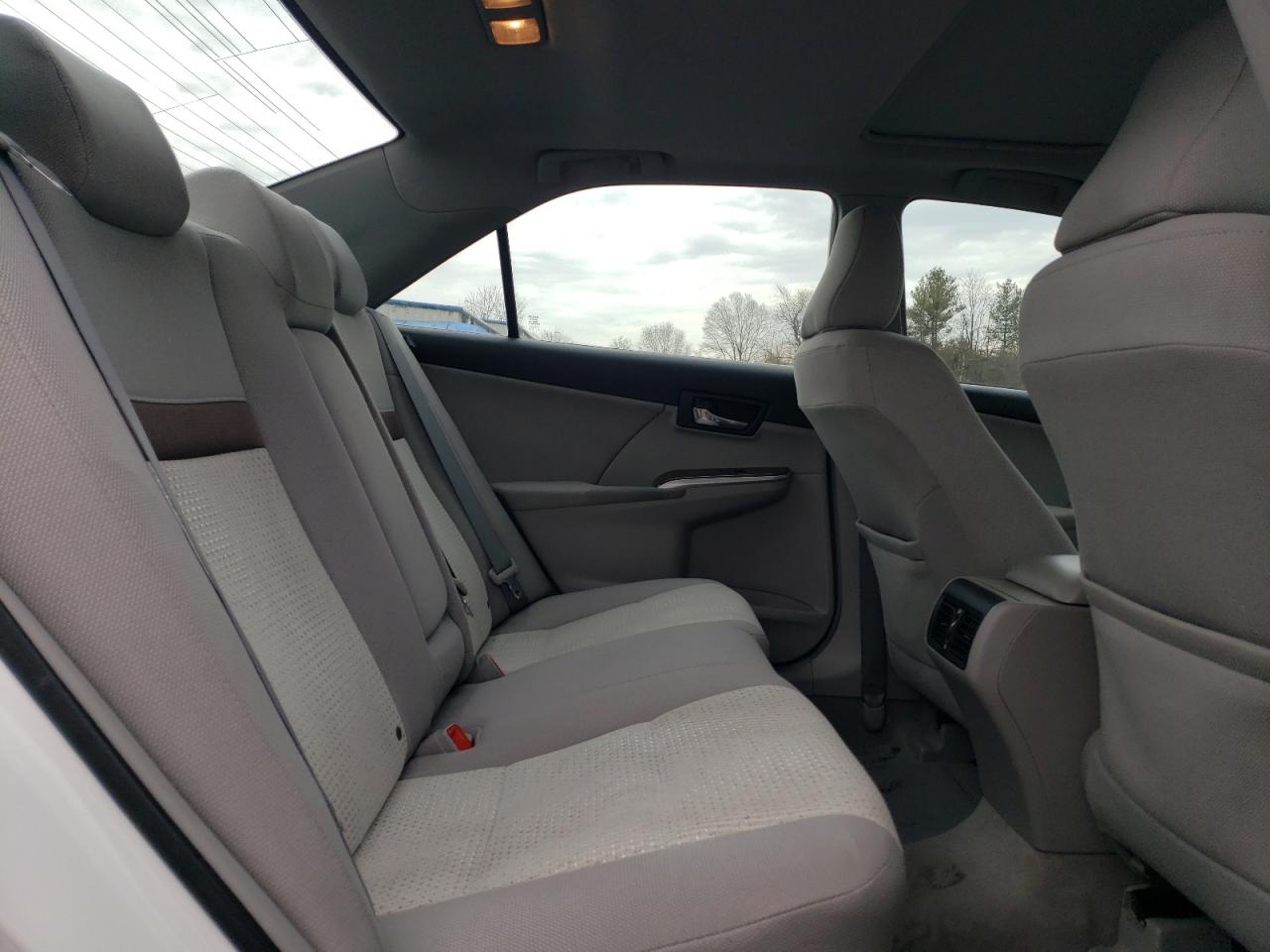 2012 Toyota Camry - Image 10