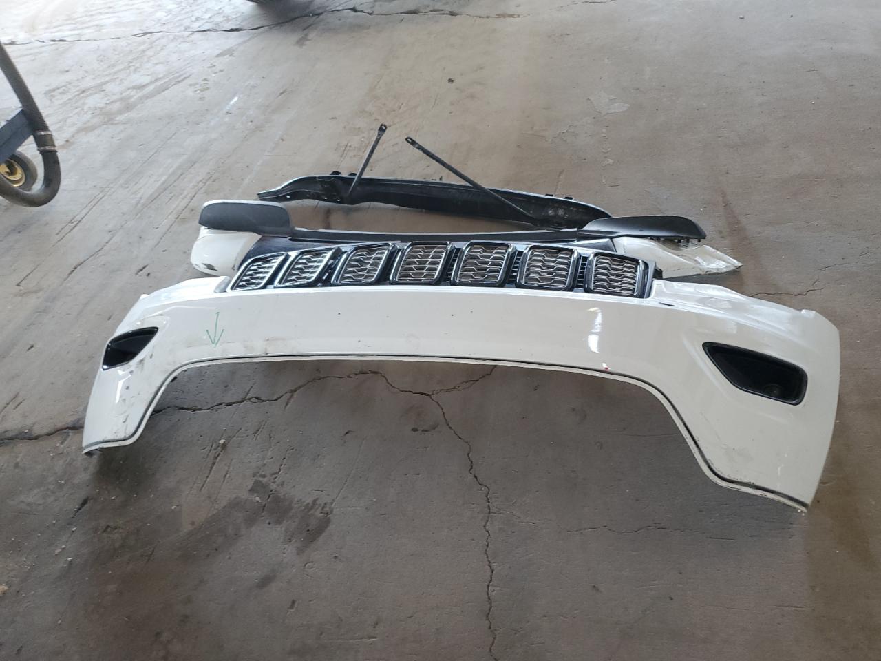 2019 Jeep Grand Cherokee - Image 13