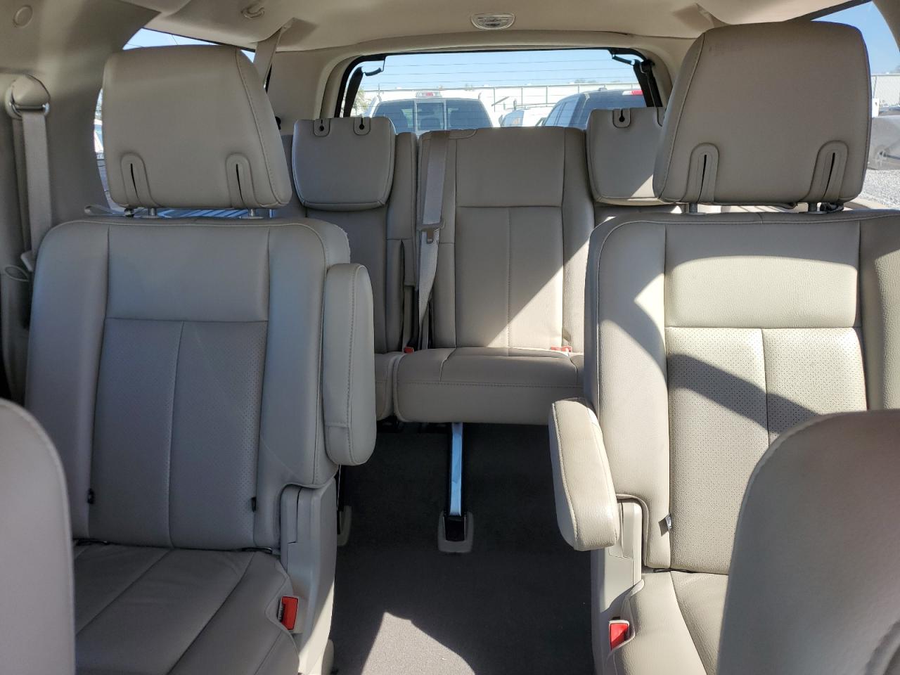 2013 Ford Expedition - Image 10