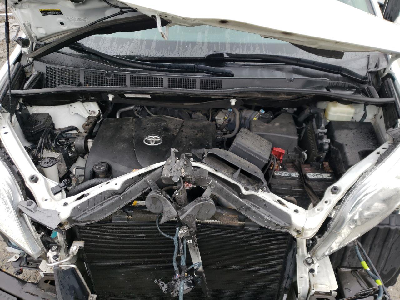 2018 Toyota Sienna - Image 12
