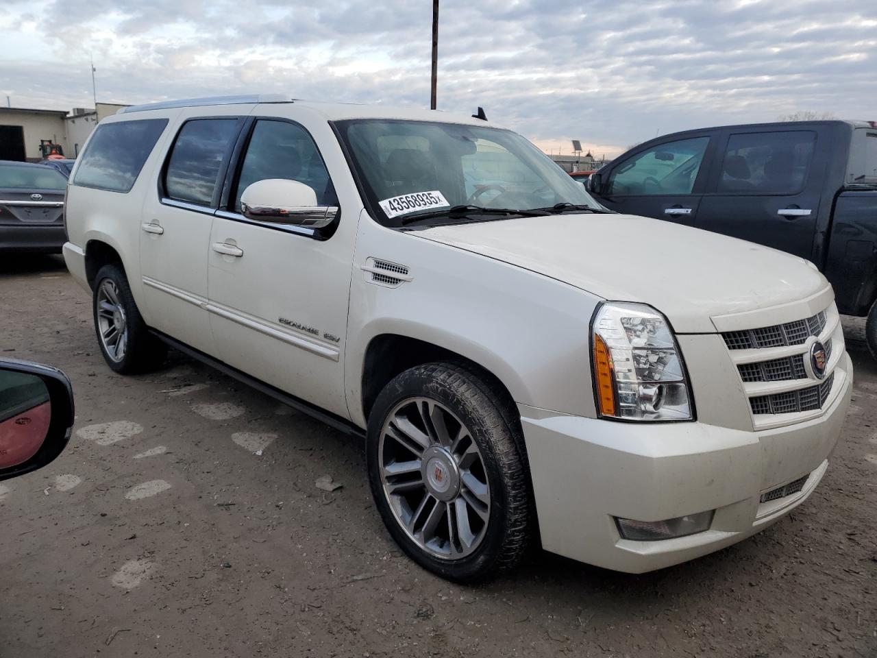 2014 Cadillac Escalade - Image 4