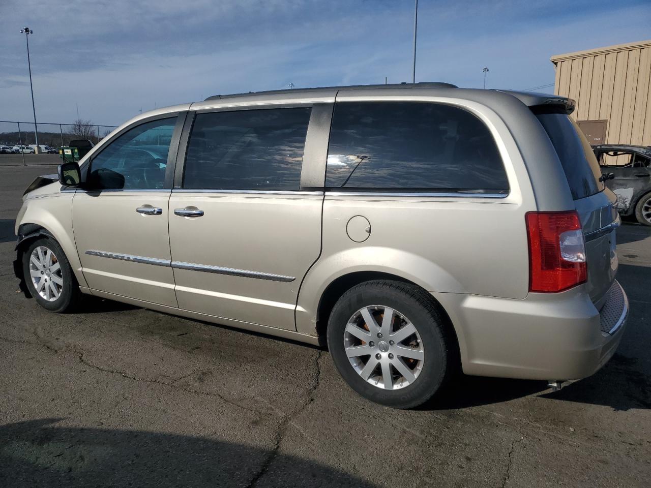 2012 Chrysler Town & Country - Image 2