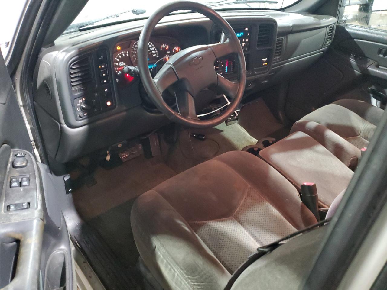 2005 Chevrolet Silverado - Image 8