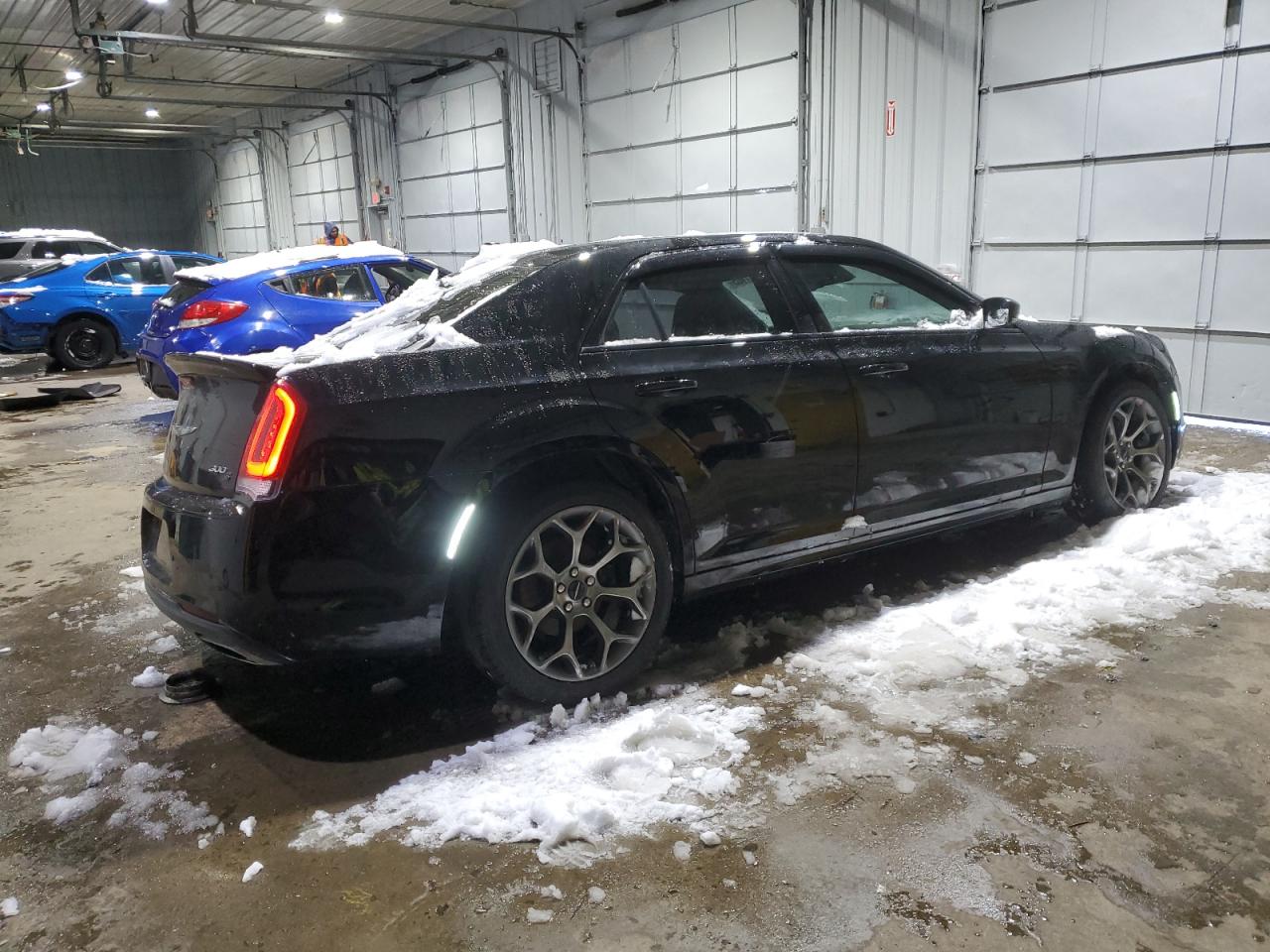 2016 Chrysler 300 - Image 3