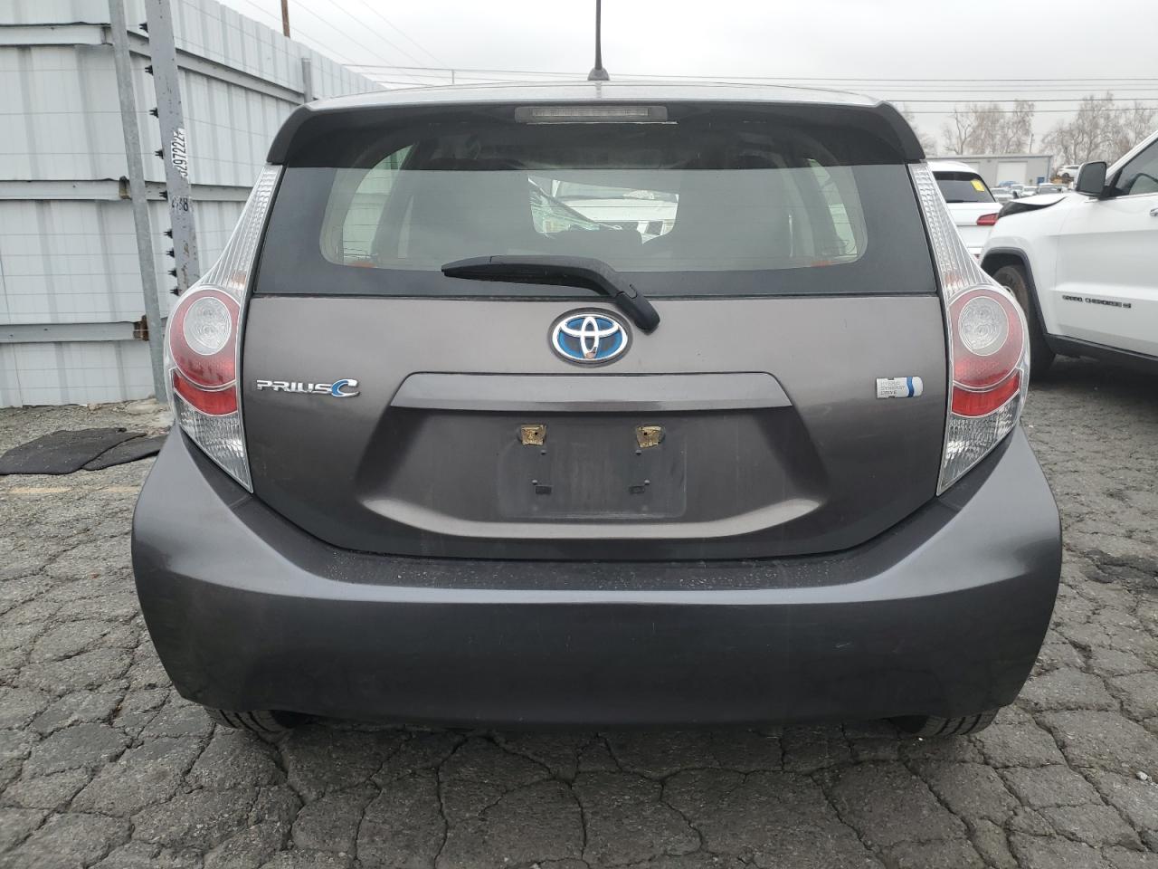 2014 Toyota Prius - Image 6