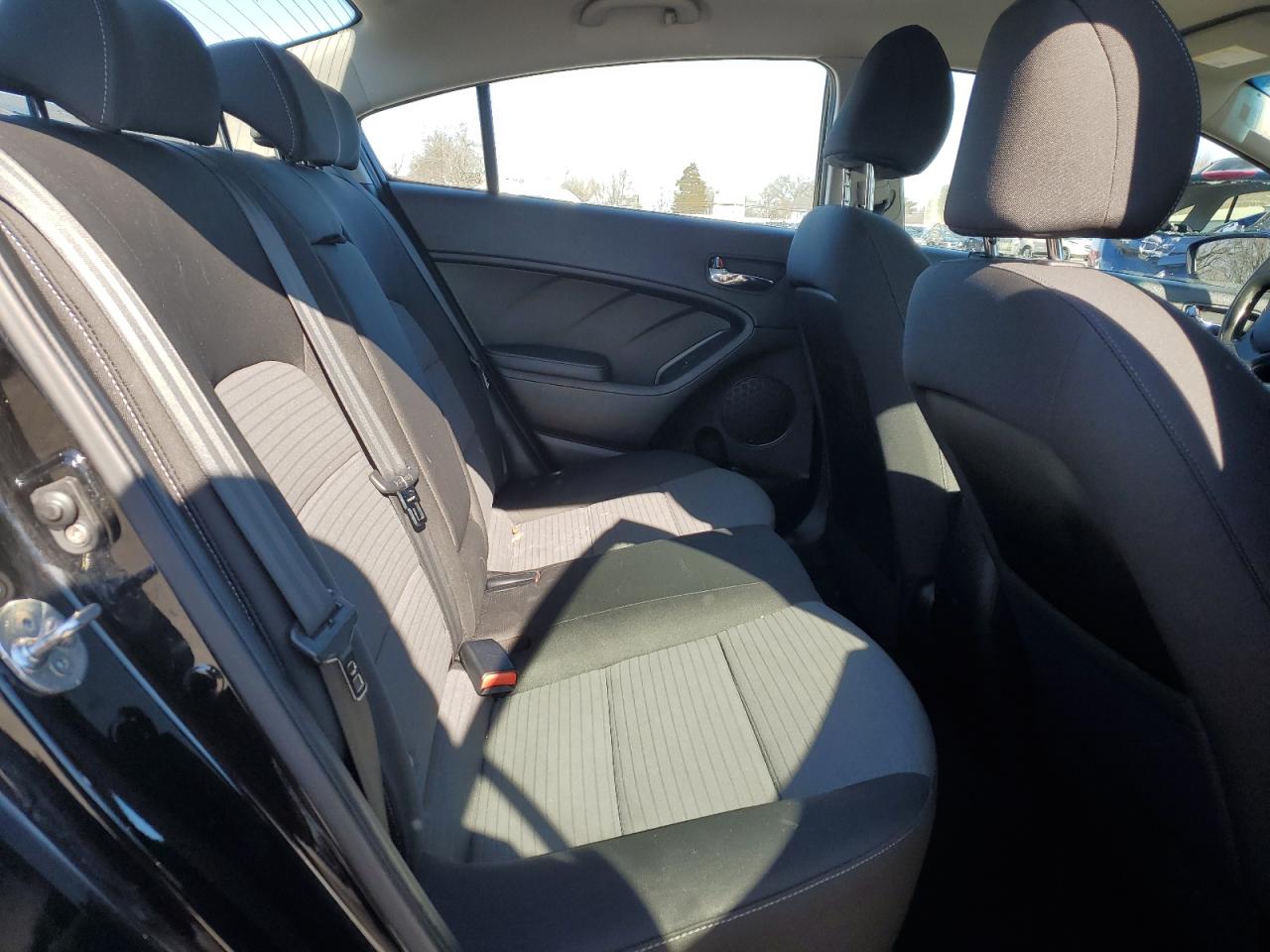 2015 Kia Forte - Image 10