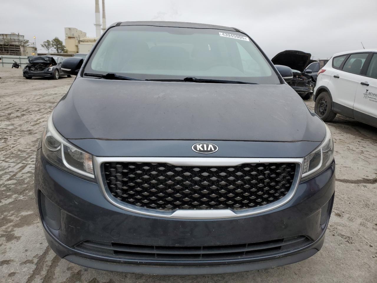 2015 Kia Sedona - Image 5