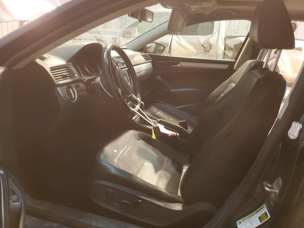 2019 Volkswagen Passat - Image 7