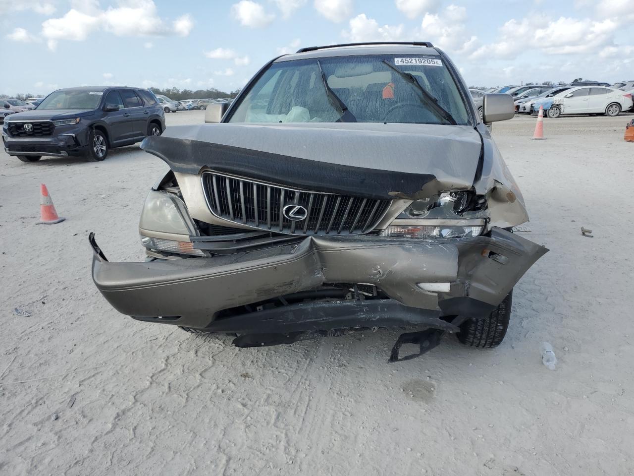 2000 Lexus RX - Image 5