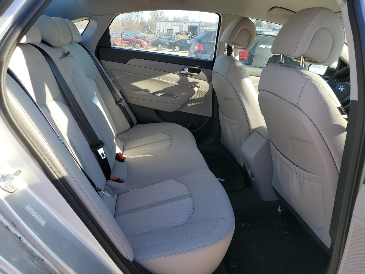 2016 Hyundai Sonata - Image 10