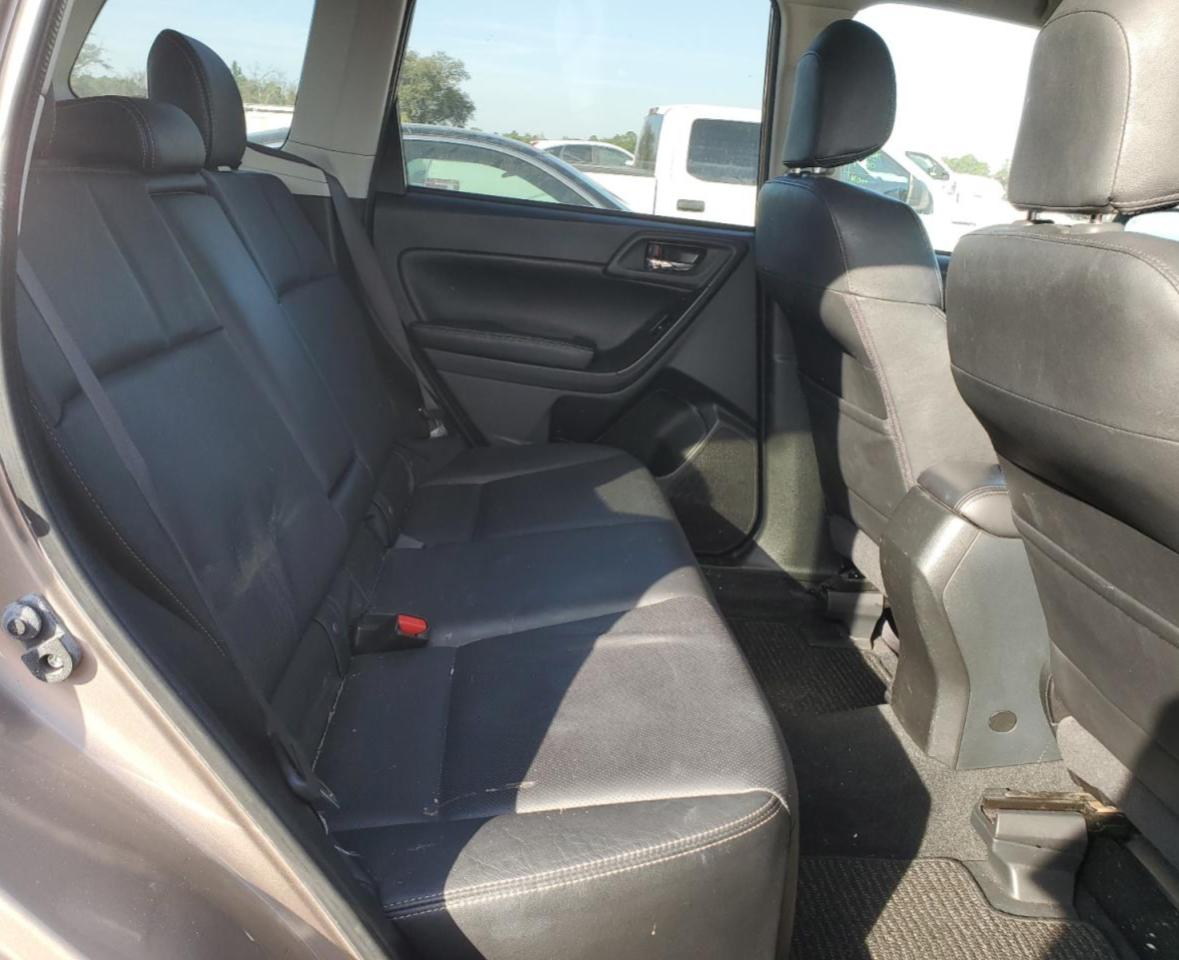 2015 Subaru Forester - Image 11