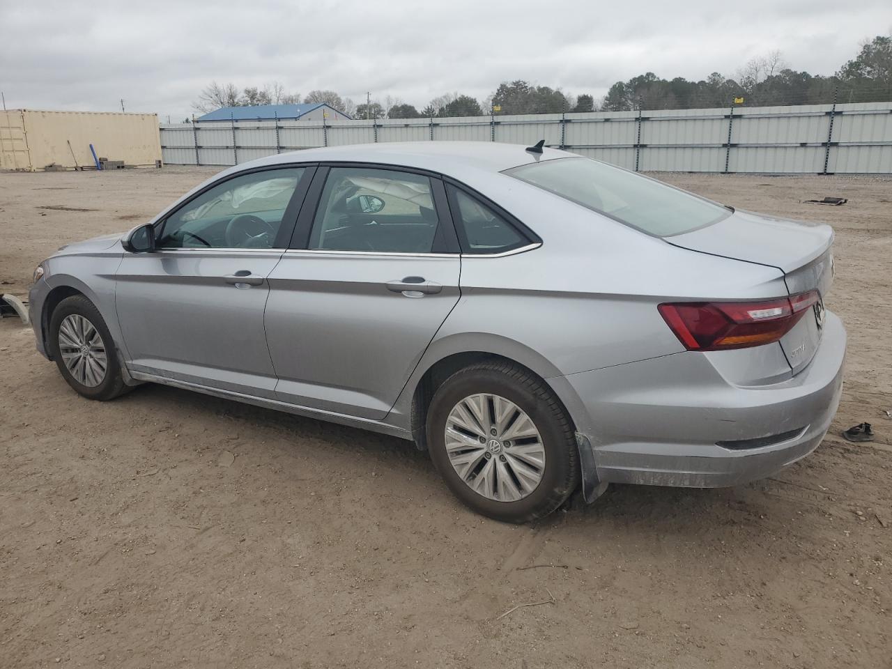 2019 Volkswagen Jetta - Image 2