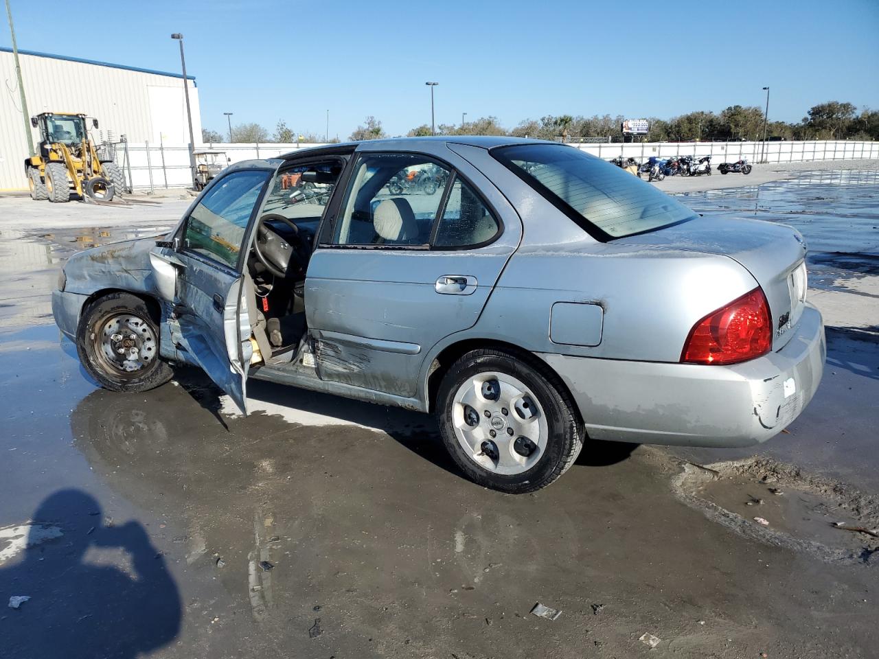 2004 Nissan Sentra - Image 2