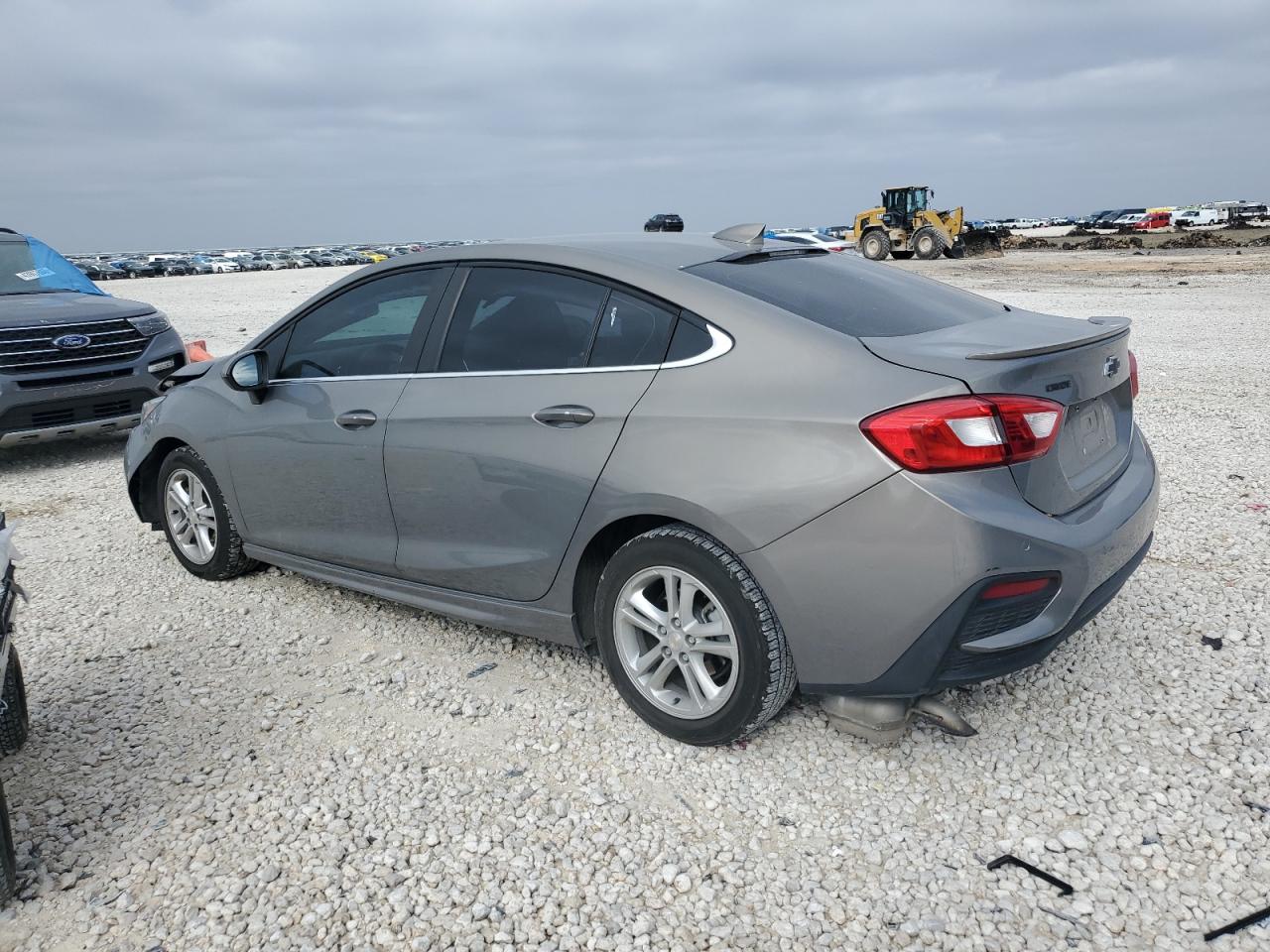 2018 Chevrolet Cruze - Image 2