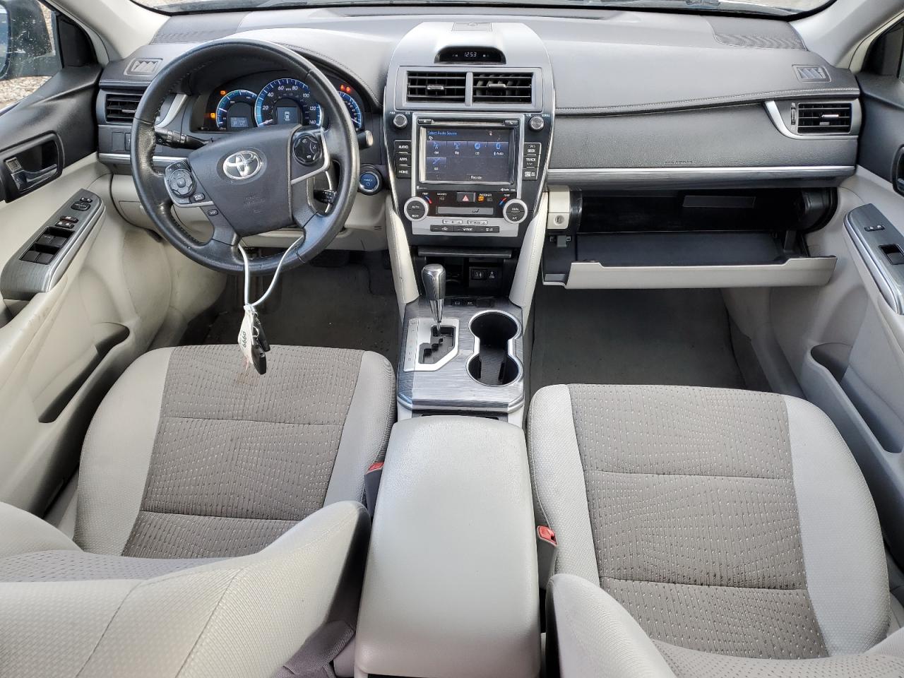 2014 Toyota Camry - Image 8