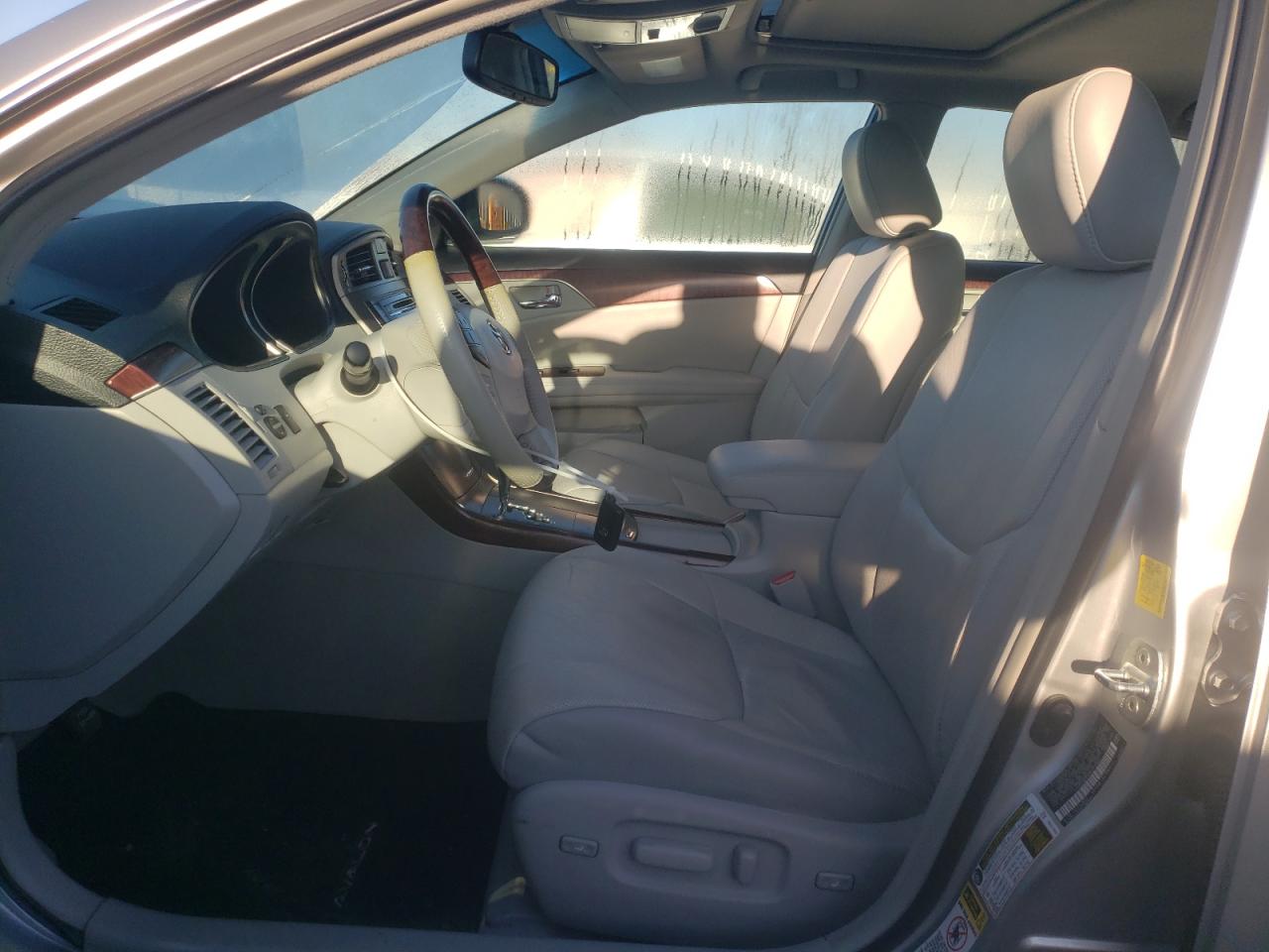 2011 Toyota Avalon - Image 7