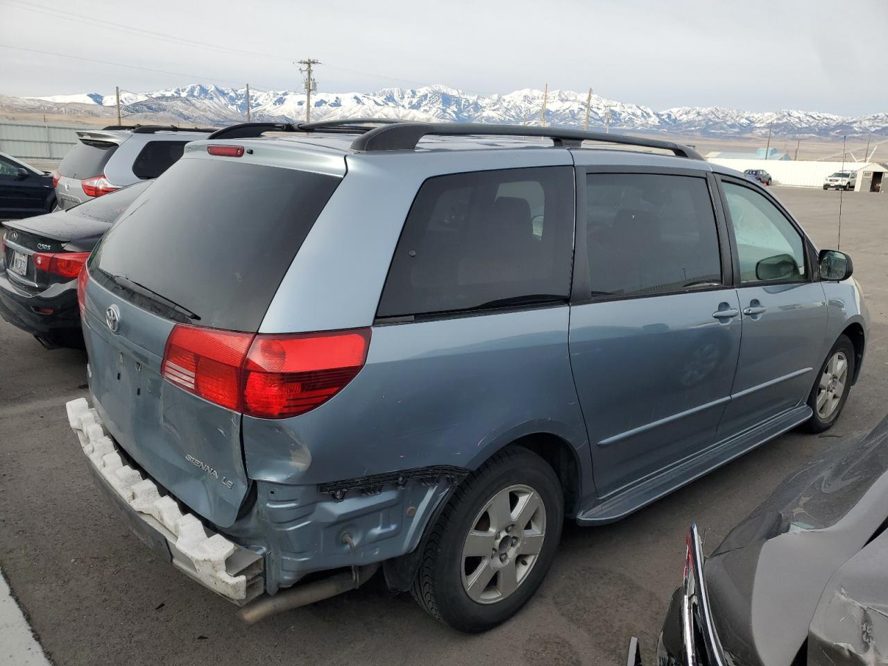 2004 Toyota Sienna - Image 3