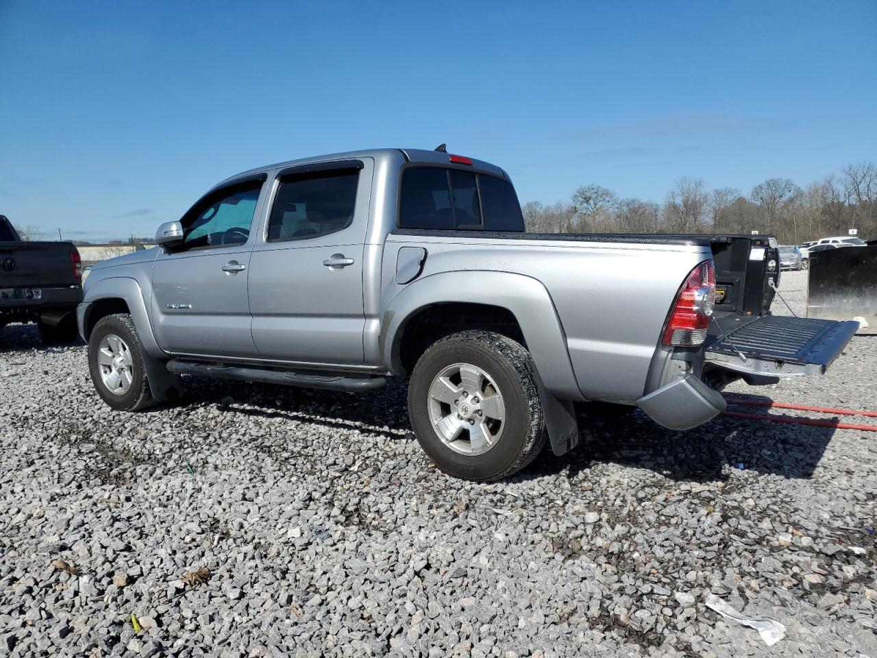 2014 Toyota Tacoma - Image 2