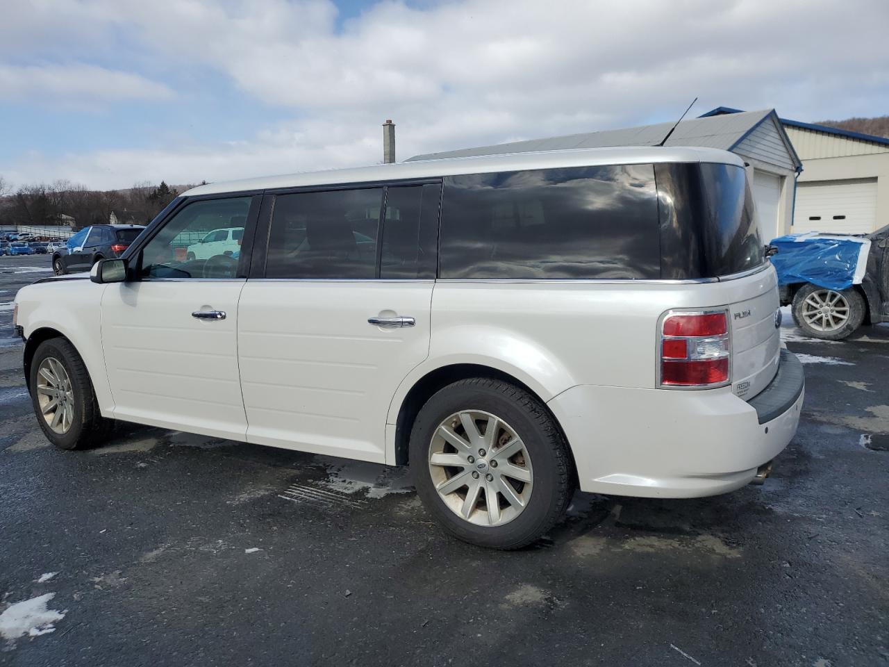 2010 Ford Flex - Image 2