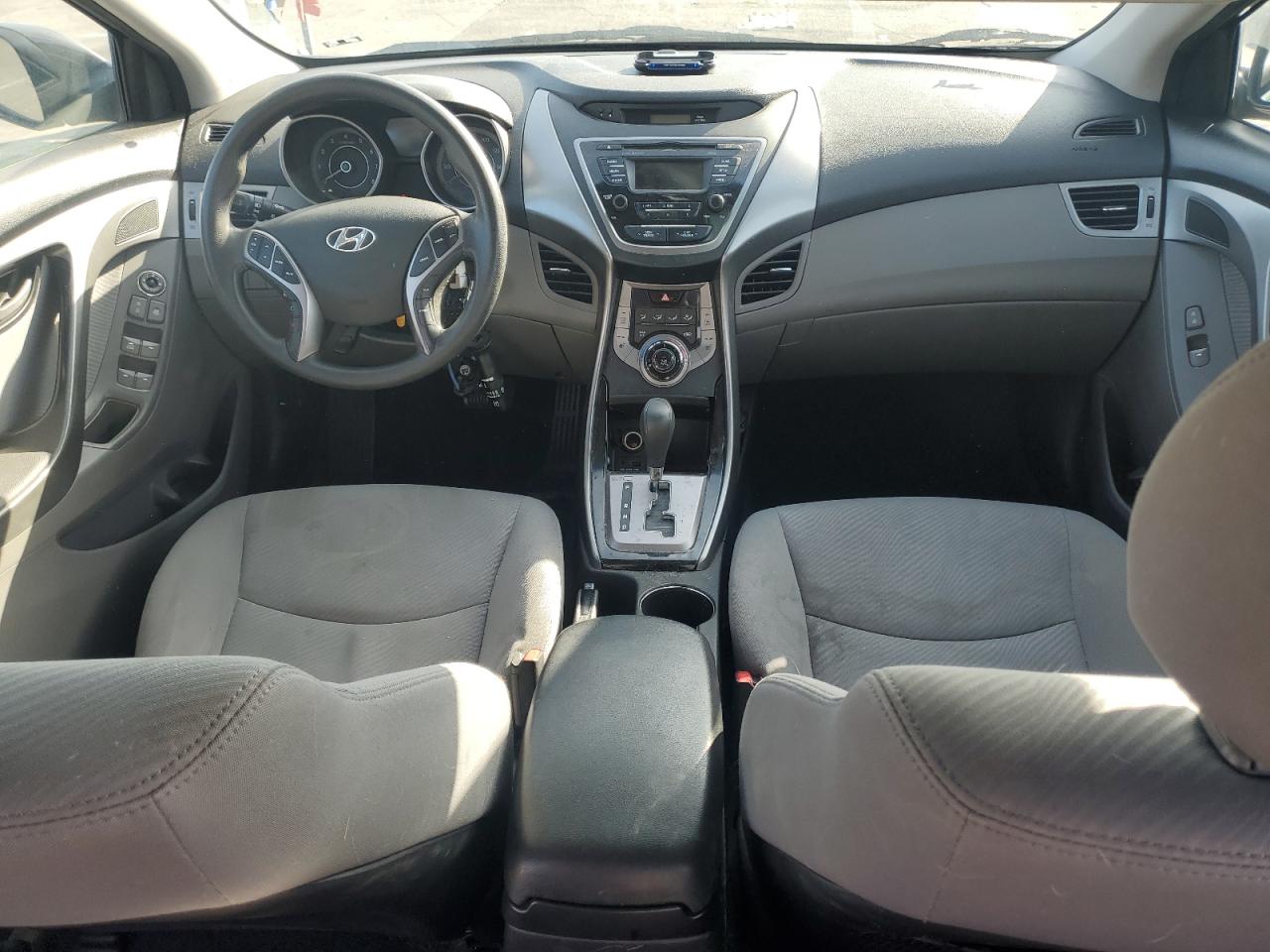 2013 Hyundai Elantra - Image 8