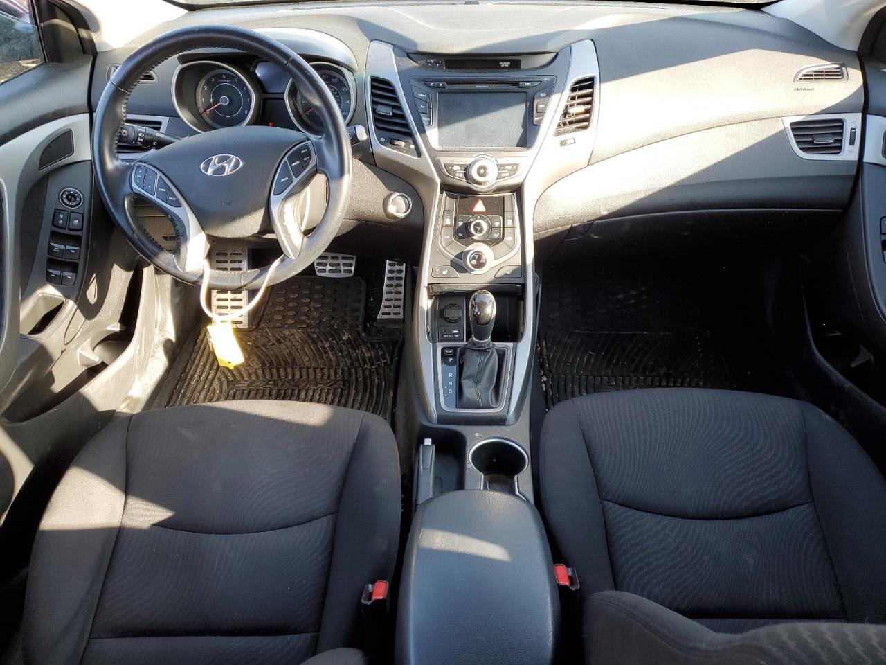 2016 Hyundai Elantra - Image 8