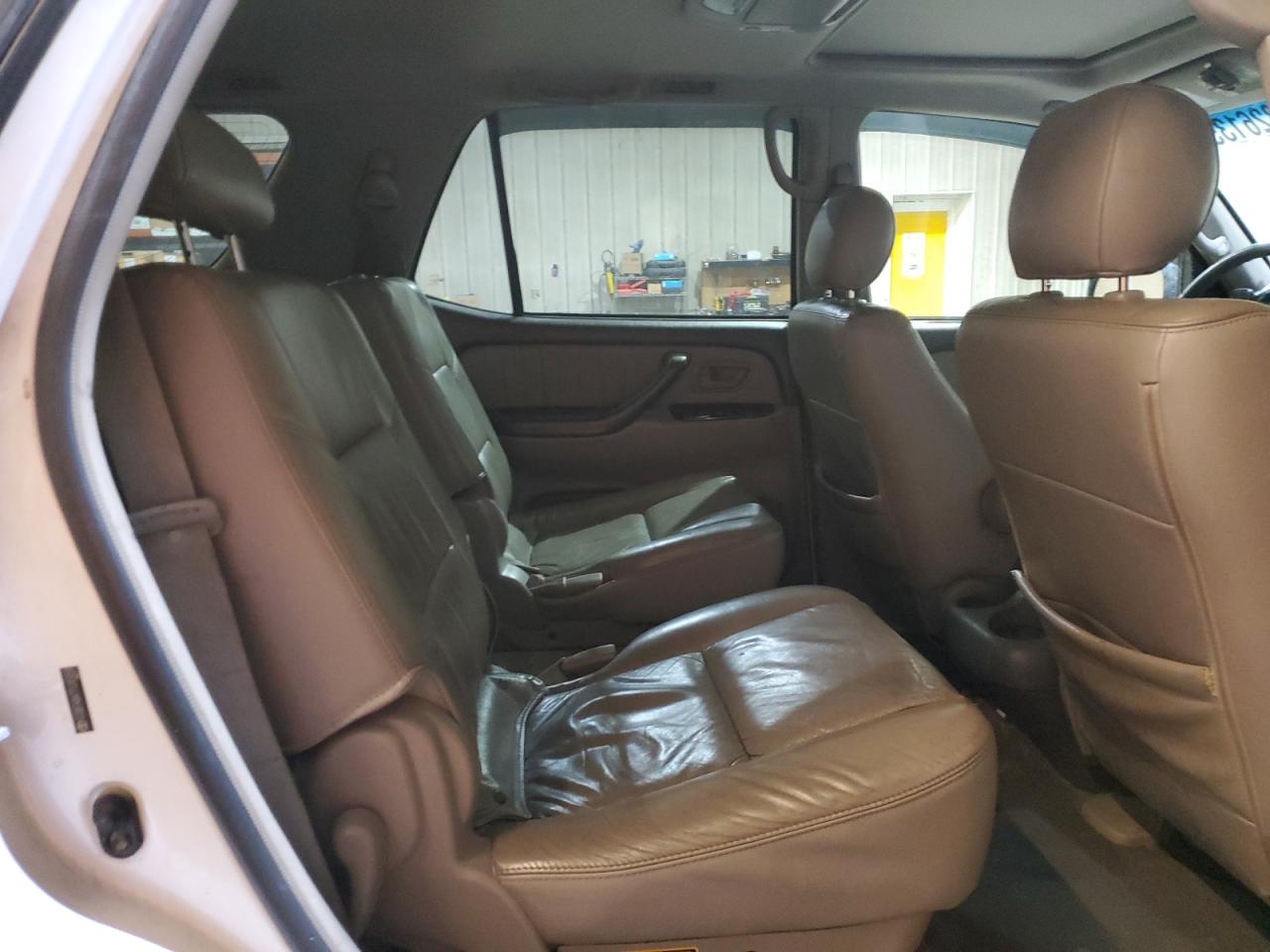 2007 Toyota Sequoia - Image 11