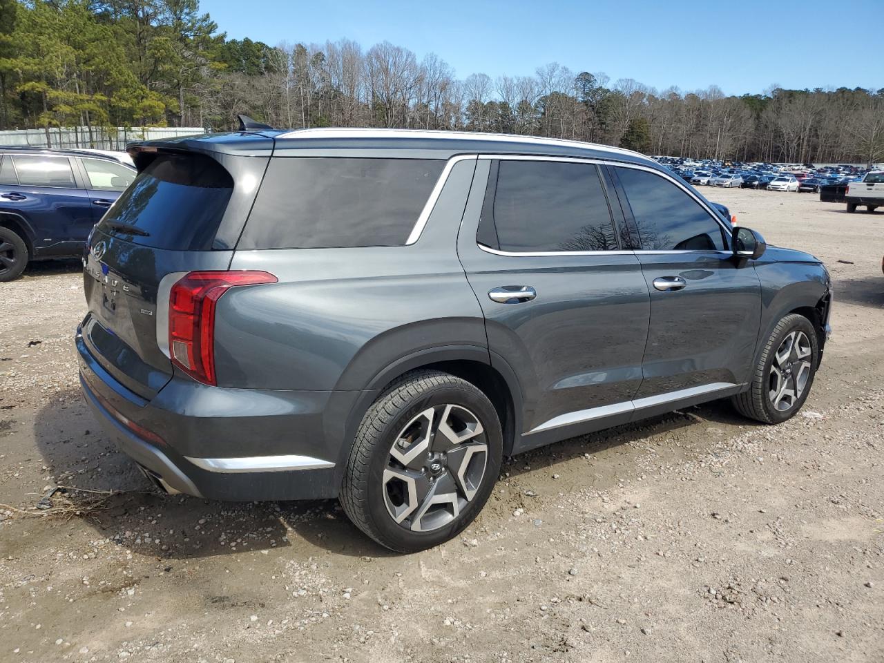 2023 Hyundai Palisade - Image 3