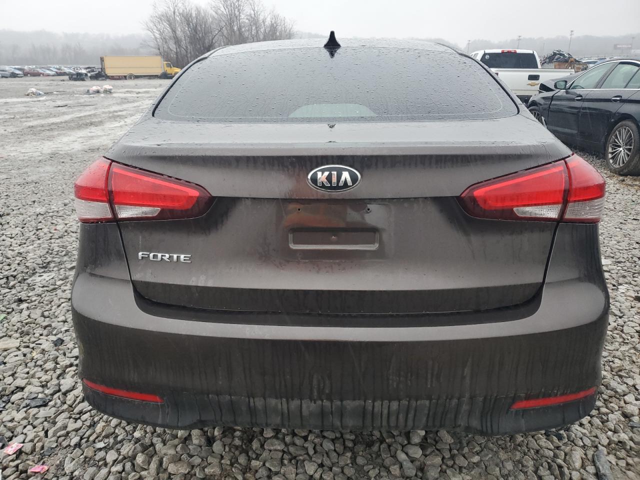 2017 Kia Forte - Image 6