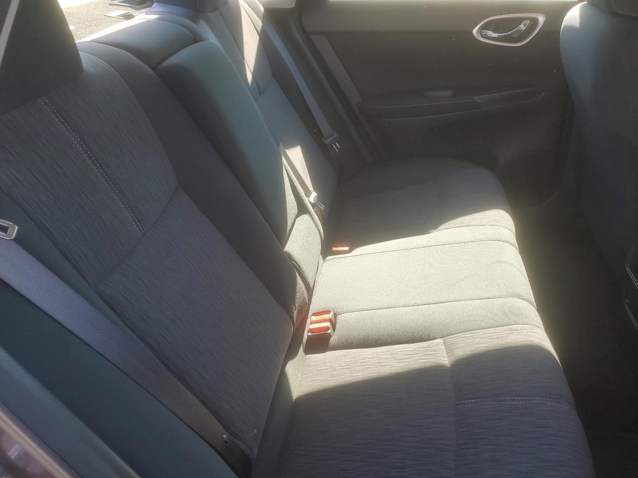 2015 Nissan Sentra - Image 10