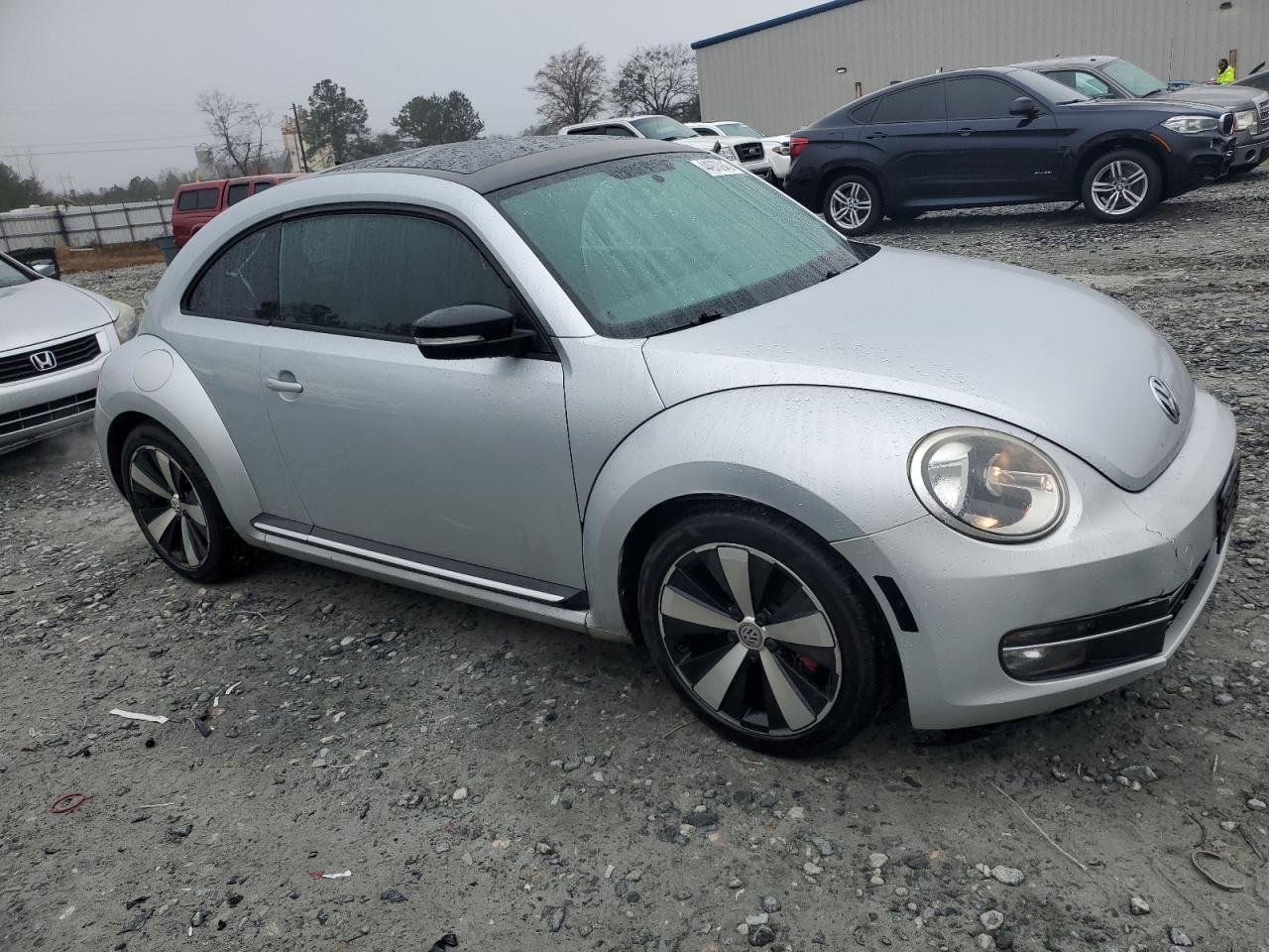 2012 Volkswagen Beetle - Image 4
