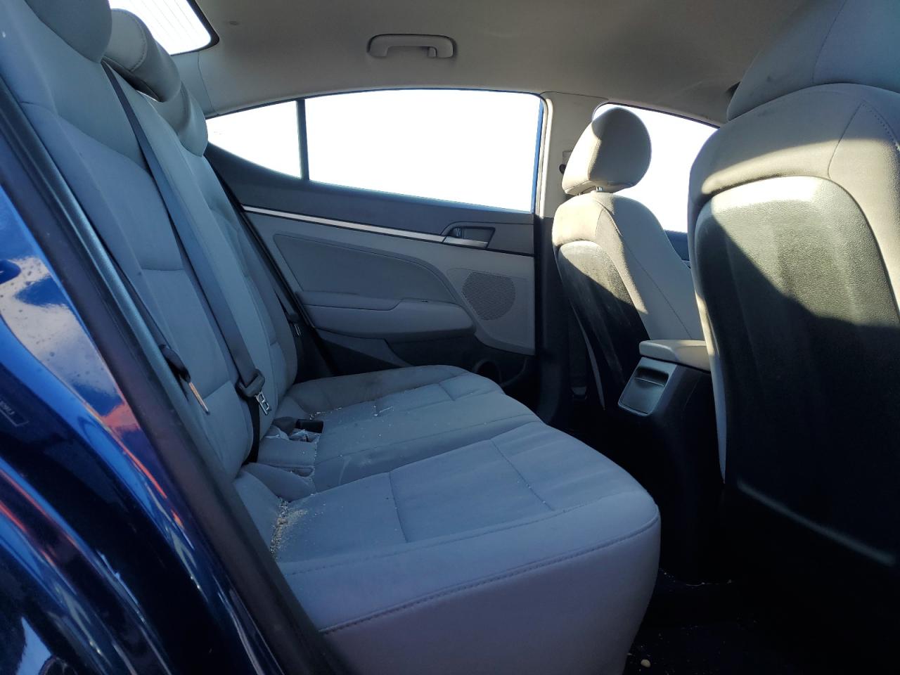 2017 Hyundai Elantra - Image 10