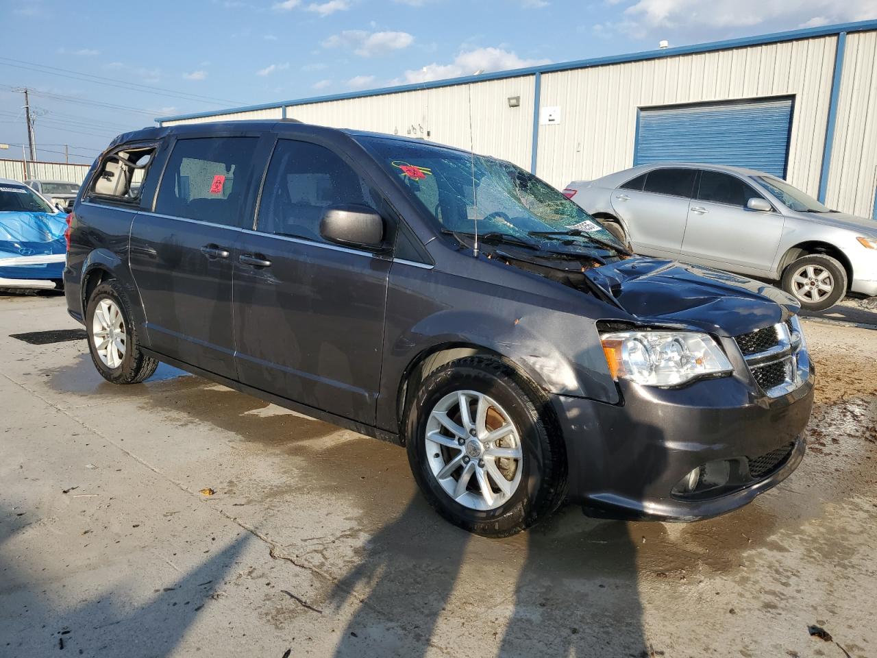 2019 Dodge Caravan - Image 4